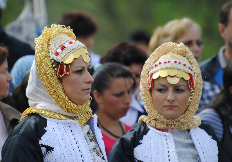 Young Gorani women in traditional costumes.